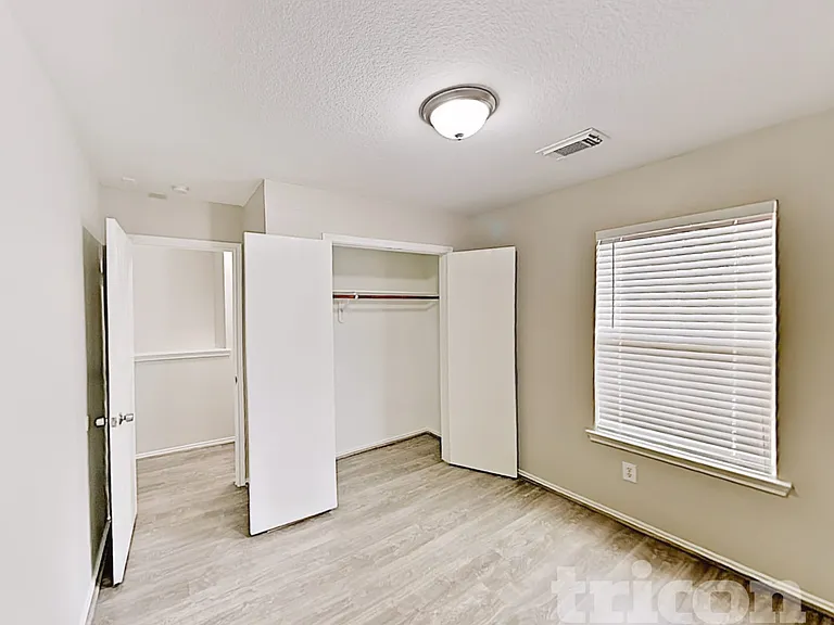 12402 Grossmount Dr — Photo 12