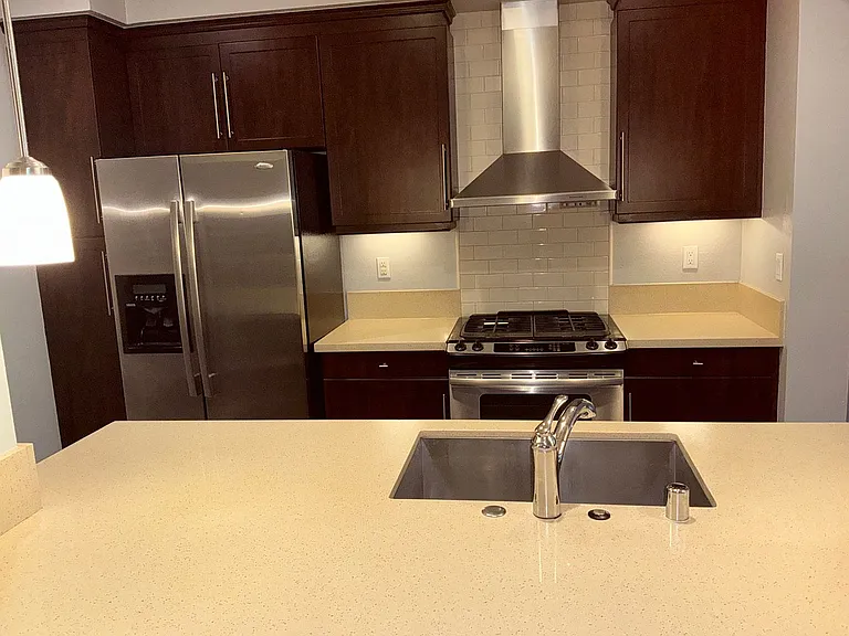 537 W Maple Ave — Photo 5