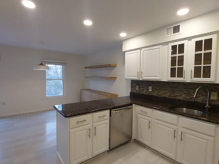 7418 Crestberry Ln — Photo 24