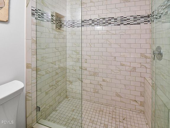 4th image of 1491 Woodside Ave #204A