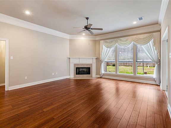 3rd image of 417 Turnwood Dr