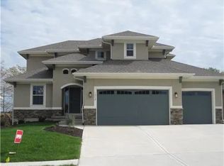 1052 N Stonecrest Rd, Olathe, KS 66061