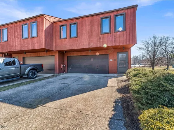 32797 Brookstone Ln, North Ridgeville, OH 44039