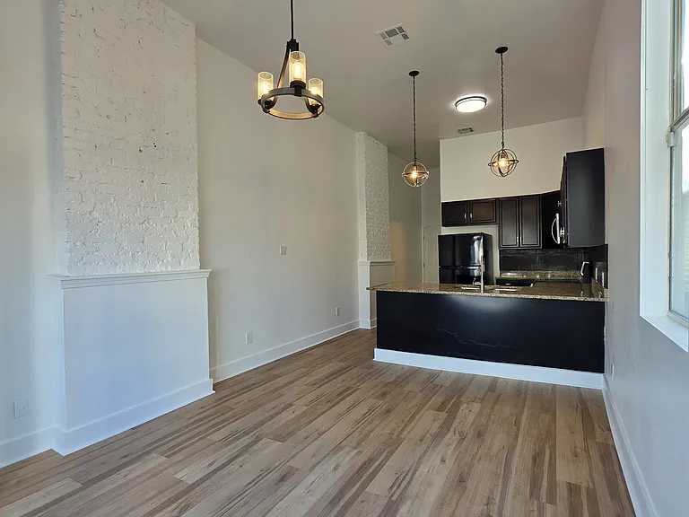2624 Palmyra St #2624 — Photo 3