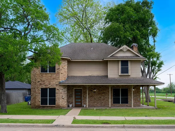 104 Pecan Grv, Lancaster, TX 75146