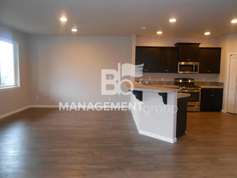 7084 NW Abigail Ter — Photo 5