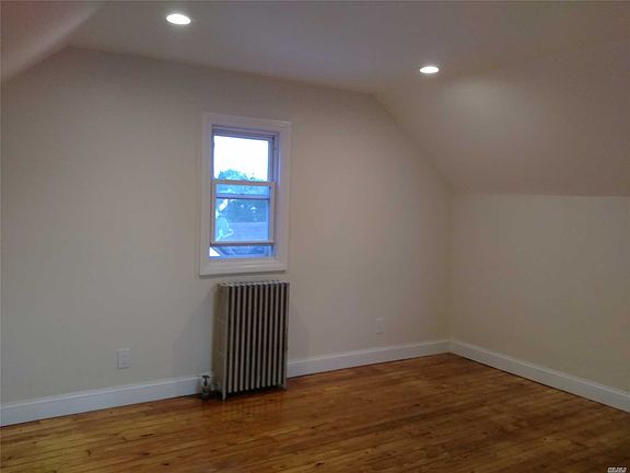 4th image of 213 Sycamore St