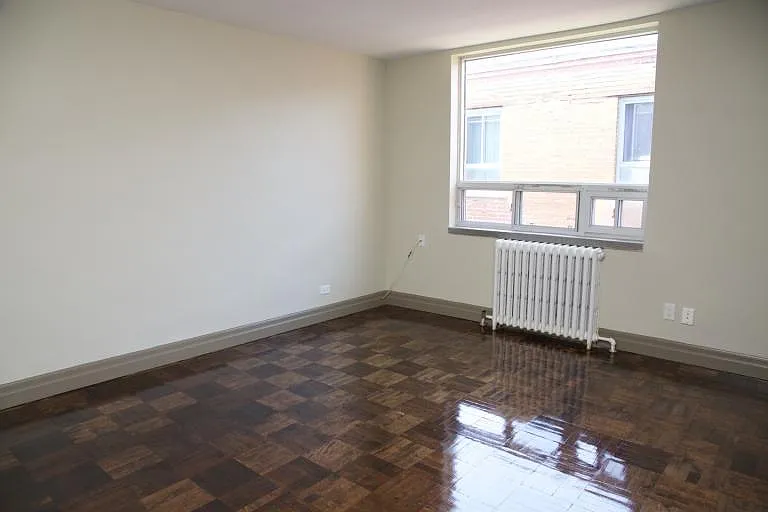 1065 Eglinton Ave W — Photo 8