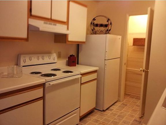 3rd image of 3505 Chimney Hill Ct APT 203