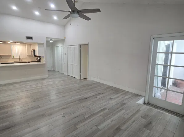 269 NW 7th St APT 421, Miami, FL 33136
