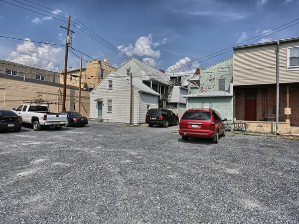 124-126 N Hanover St
