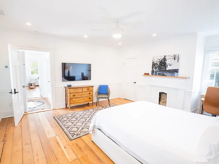 208 Ashley Ave #CB — Photo 5