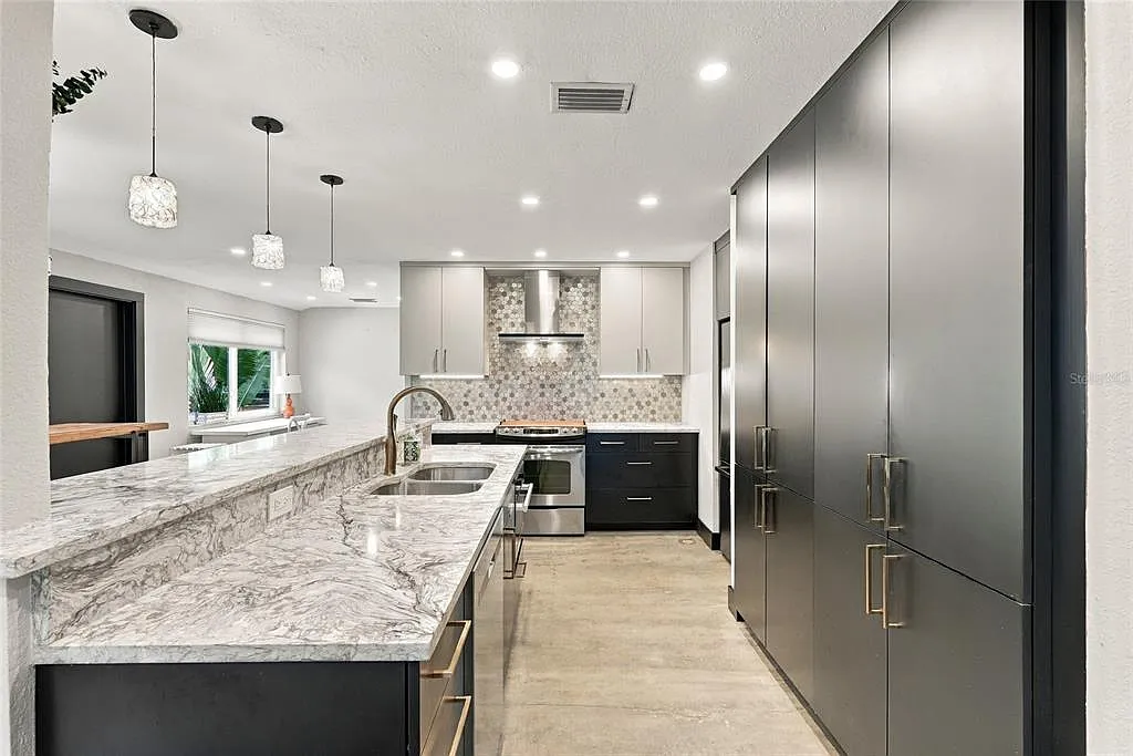 2 bed, 2.0 bath, 1250 sqft, $2,950 — Photo 3