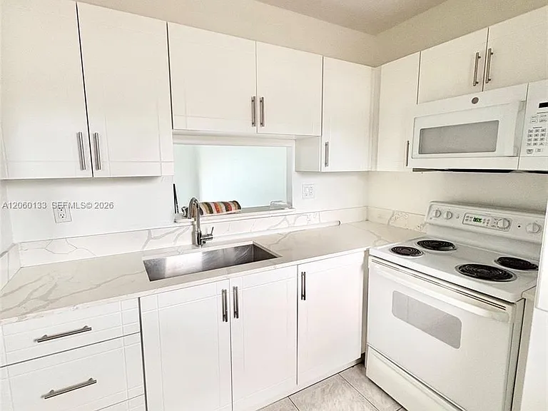5011 W Oakland Park Blvd #310 — Photo 5