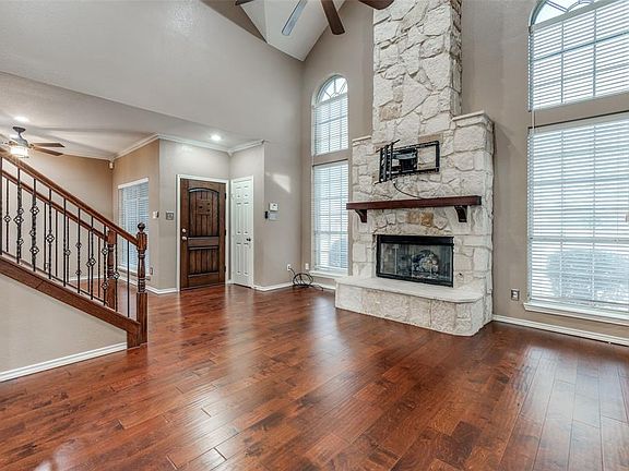 3rd image of 2324 Gerber Dr
