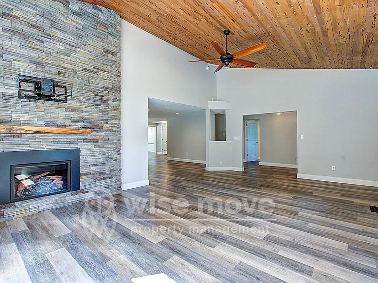 4001 NW 127th St — Photo 8