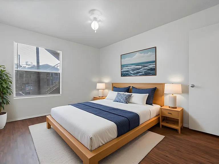 Langtry Apartments — Photo 26
