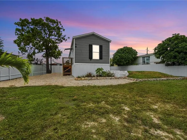 18 Royal Cove DR, NAPLES, FL 34110