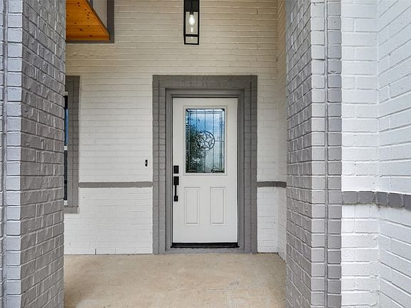 3rd image of 2112 NW 22nd St