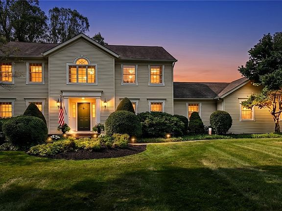 2nd image of 801 Robinson Spur