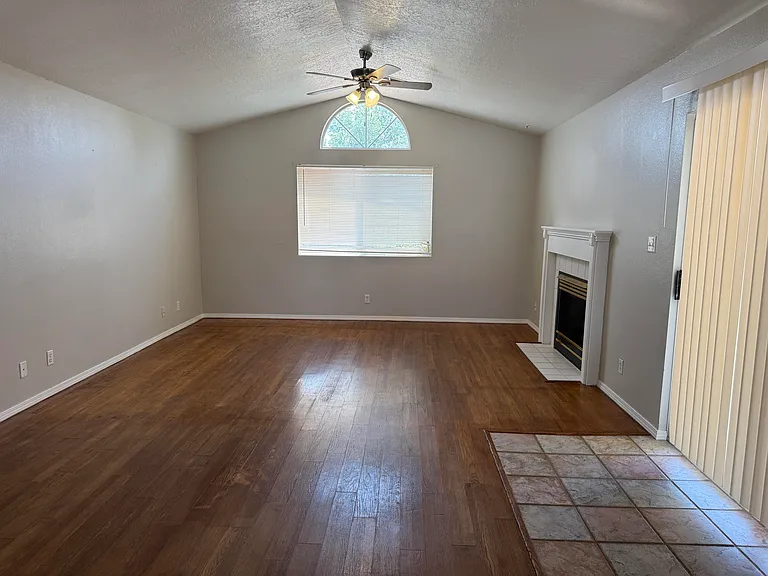 7328 Pechora Dr NE — Photo 4