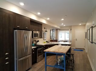 2978 Ripple Pl #101, Los Angeles, CA 90039