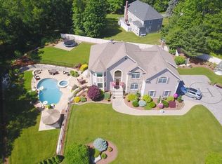 5 Avella Cir, Andover, MA 01810