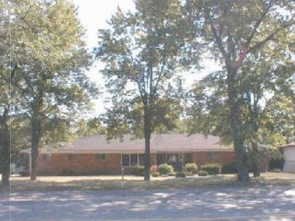 1st image of 3520 Dougall Ave