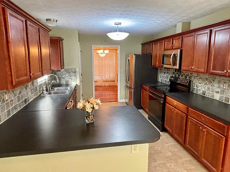 4710 Bay Cove Ct — Photo 20