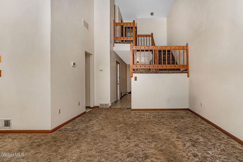 4th image of 4020 Chaucer Place