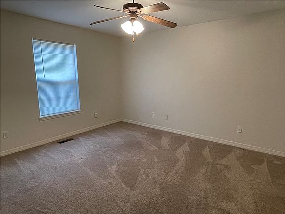 2nd image of 20 Wincanton Ln