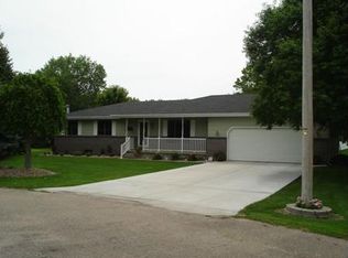 1603 Zola Ct, Grand Island, NE 68803