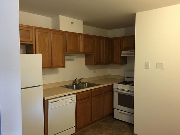 3rd image of 2536 Waterbury Dr APT 1306