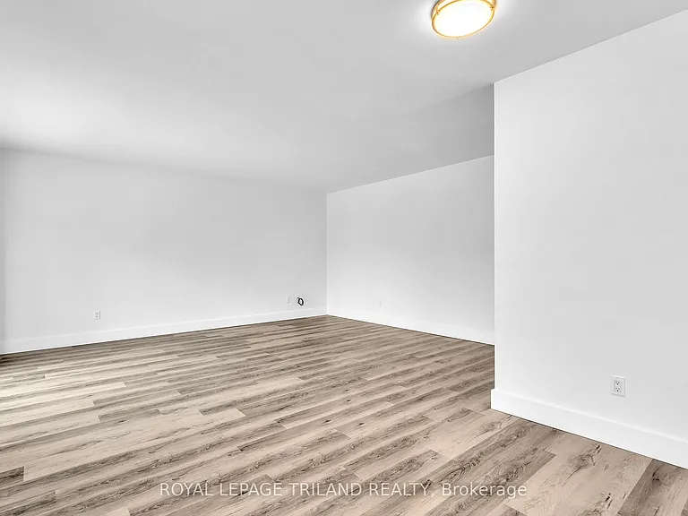104 Devonshire Ave #204 — Photo 18