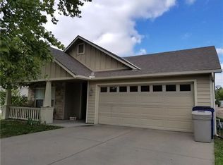 1867 Villo Woods Ct, Lawrence, KS 66044