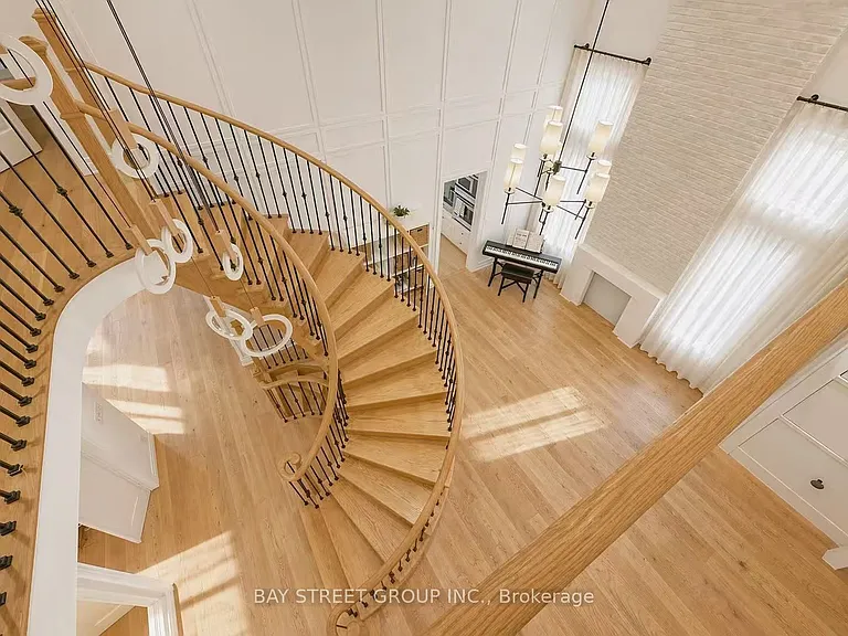 42 Fouracre Way #UPPER LEVEL — Photo 21
