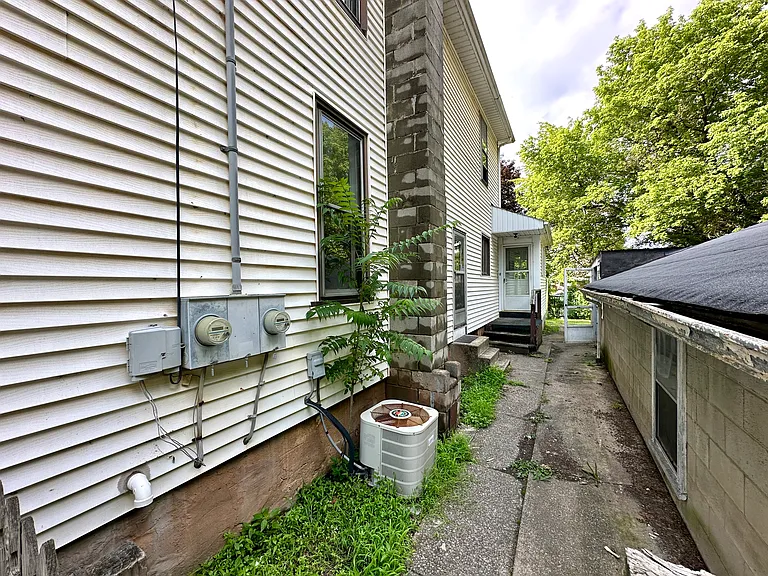 419 Bartram Ave — Photo 17