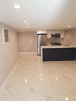 Rented by Dyer Estate Mgmt | media 13