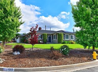 1203 E Mountain View Ave, Glendora, CA 91741