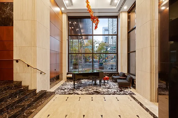 Rented by Greystar | media 14