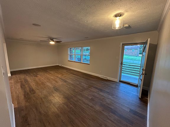 3rd image of 7521 Oaken Dr