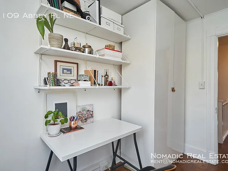 1109 Abbey Pl NE — Photo 16
