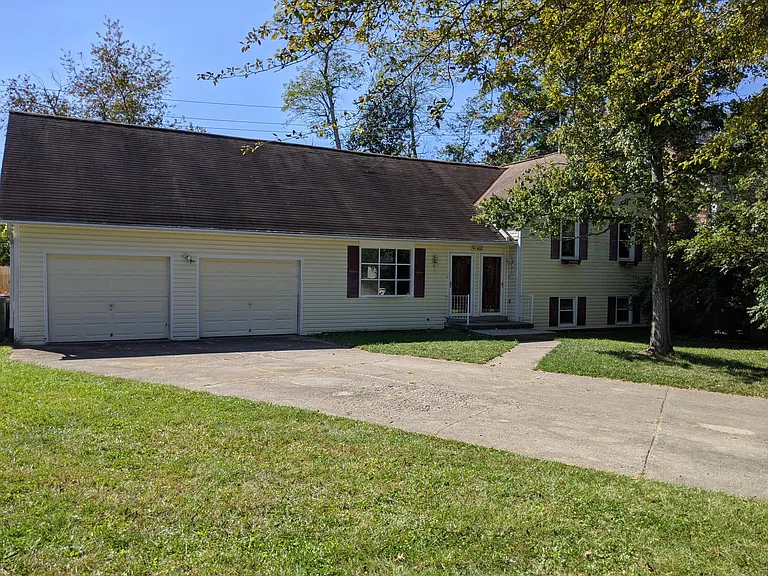 485 Woodview Dr — Photo 16