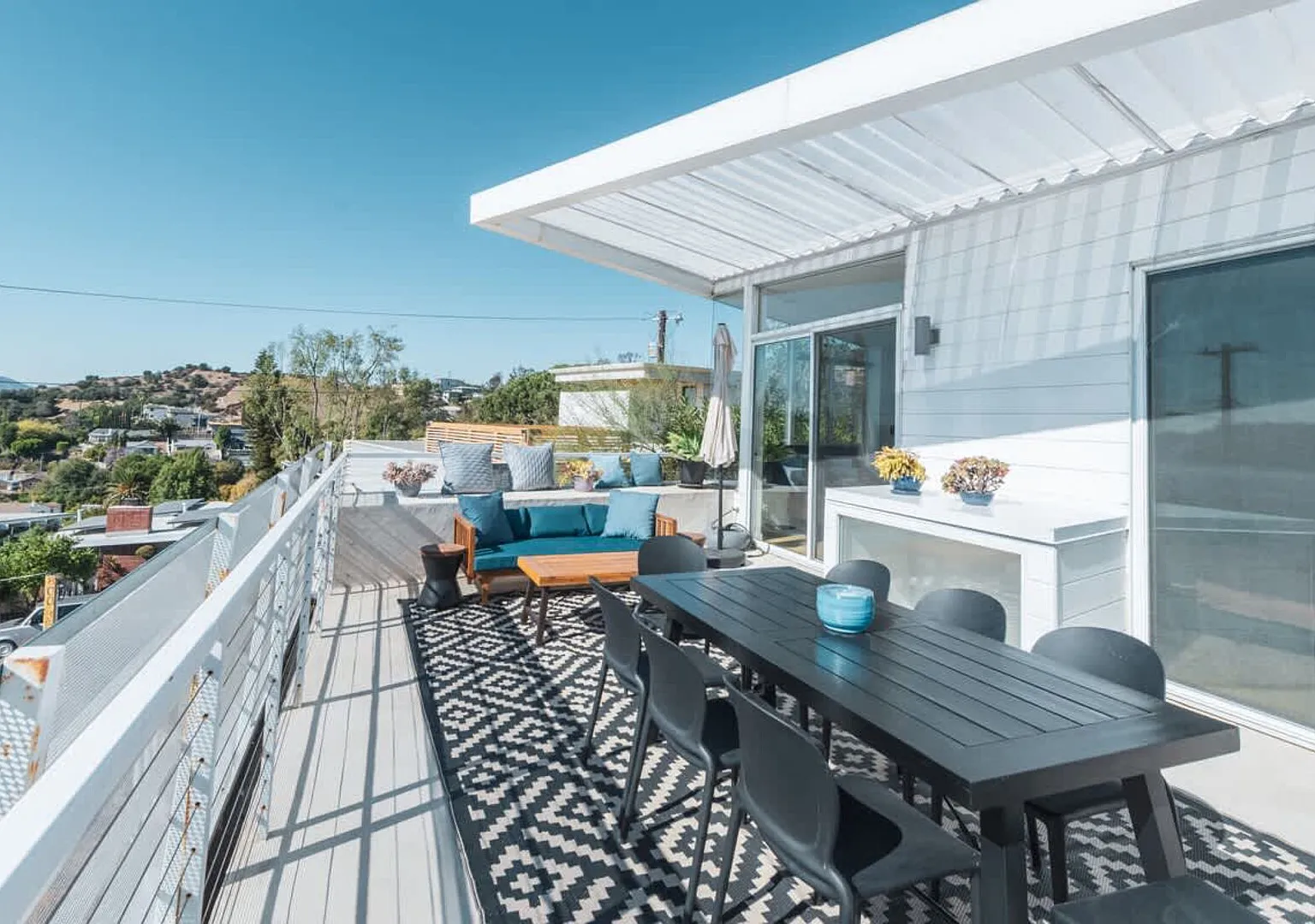 Luxurious Highland Park Oasis: Hot Tub & Stunning Views — Photo 4