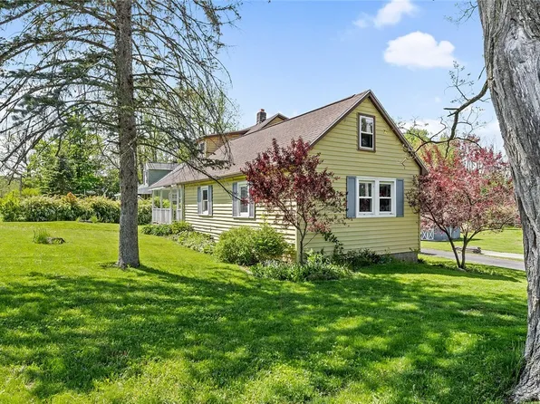 2183 Bitters Rd, Camillus, NY 13031