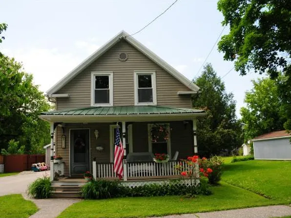 124 Lo Welden St, Saint Albans, VT 05478