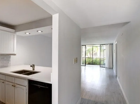 11 Royal Palm Way, Boca Raton, FL