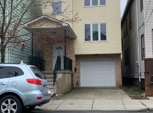 140 S Park St FLOOR 2, Elizabethport, NJ 07206