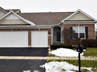 323 Mayborne Ln, Geneva, IL 60134