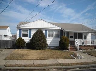 415 N Cambridge Ave, Ventnor, NJ 08406